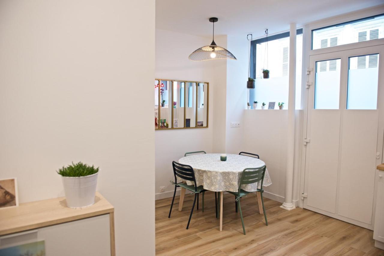 Charming Parisian Apartment With Air Conditioning - Climatisation & 2 Bedrooms - Batignolles Párizs Kültér fotó